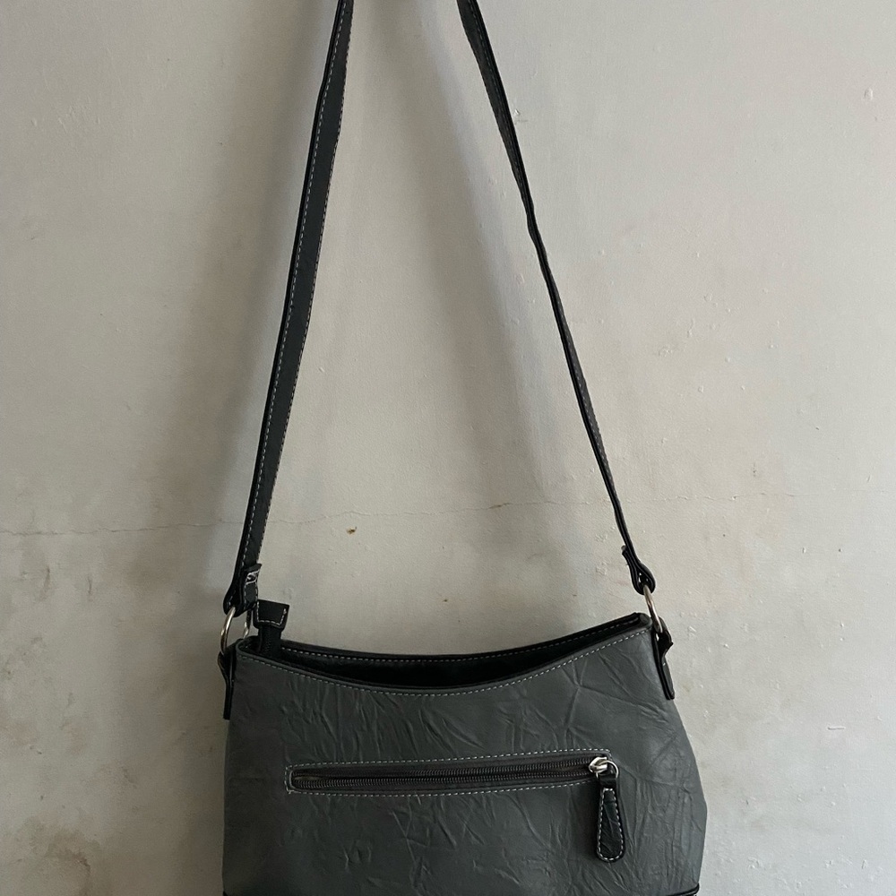 Stone Mountain Accessories Gray Crossbody Bag with Adjustable Strap - Picture 4 of 5